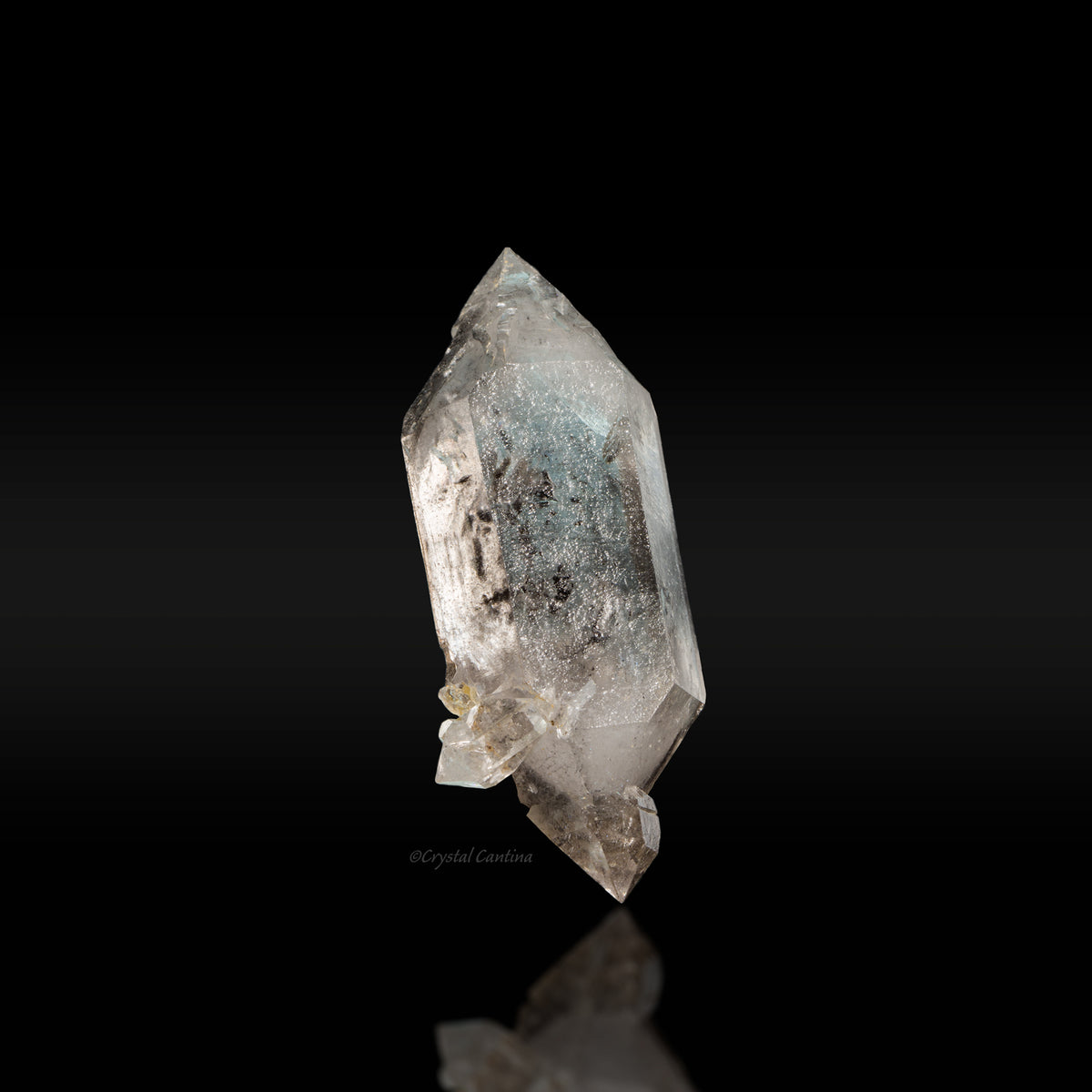 Quartz Scepter. 30.5 outlets ct. Clavans, Bourg d'Oisans, France